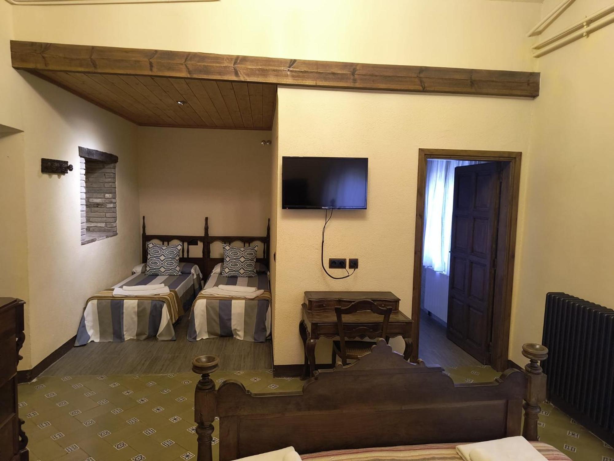 Hostal Rural Mas Blanc San Martin de Centellas Bagian luar foto