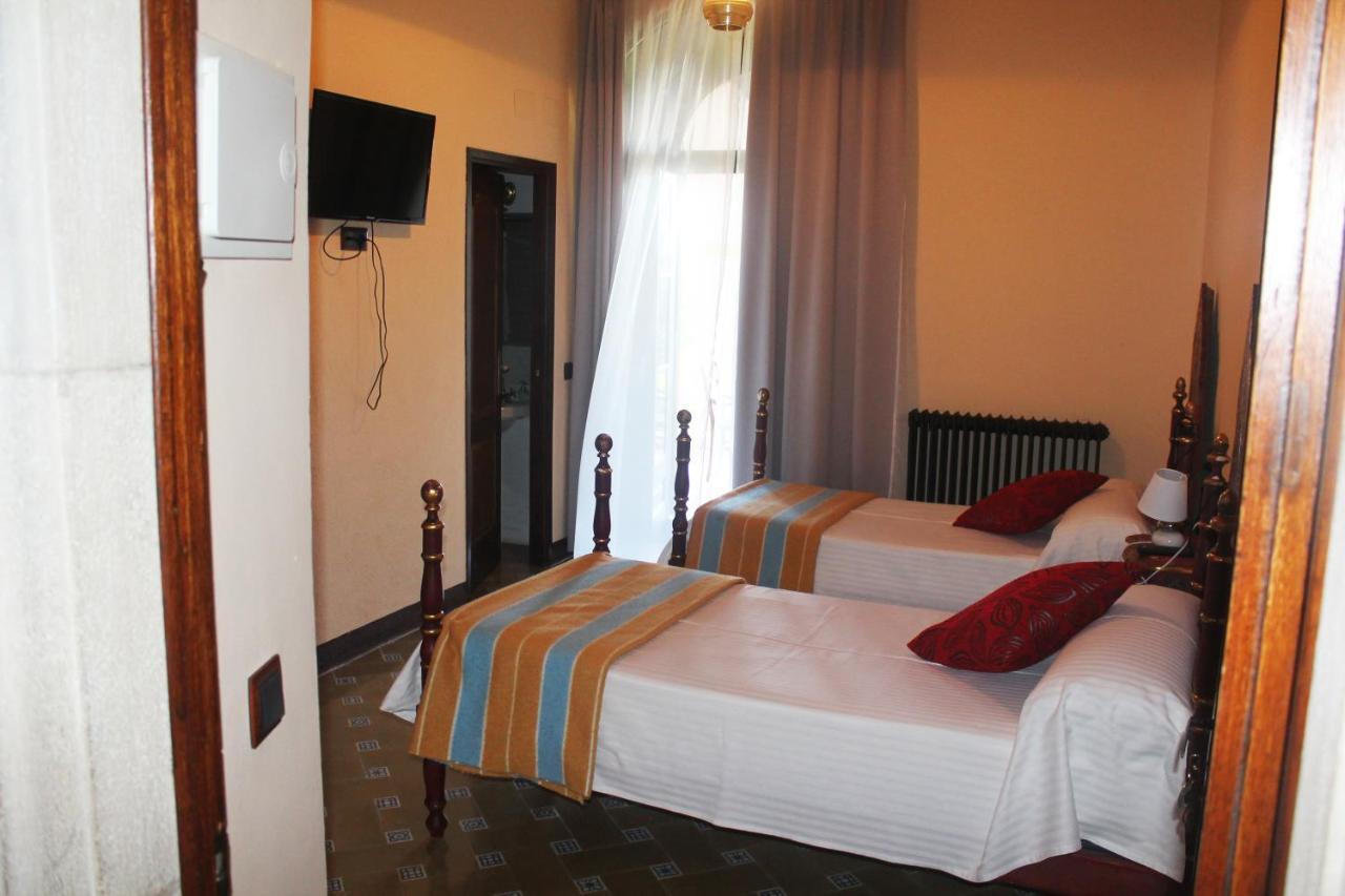 Hostal Rural Mas Blanc San Martin de Centellas Bagian luar foto